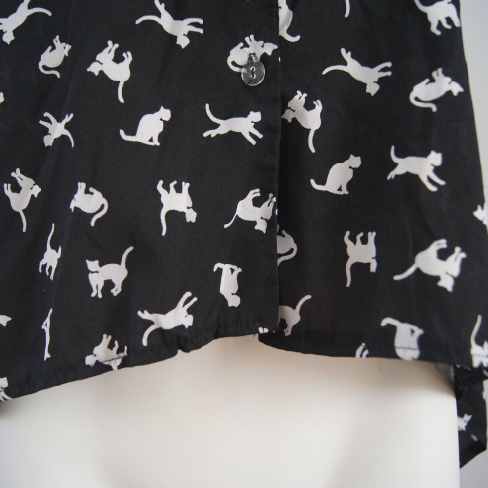Solution Women's Button Front Blouse Cat Print Sleeveless Cute - Picture 3 of 6